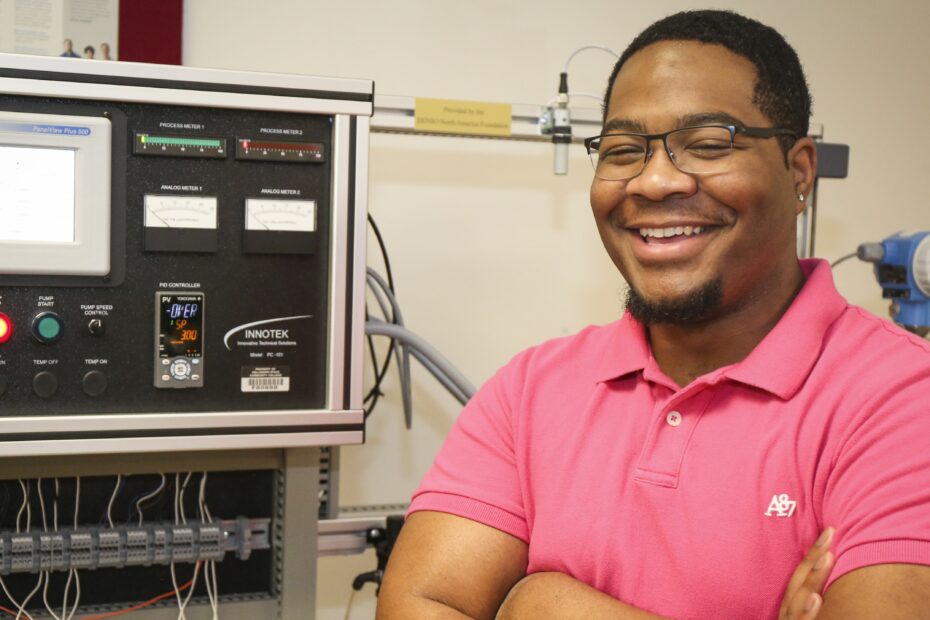 Student in Electrical Engineering Technology class at Pellissippi State